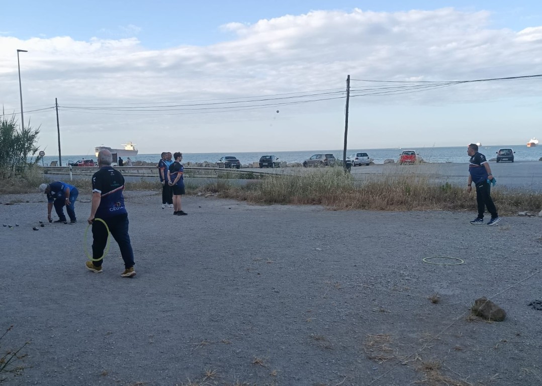 El PSOE denuncia la precariedad y el abandono del Club de Petanca “Equipo Mariano”