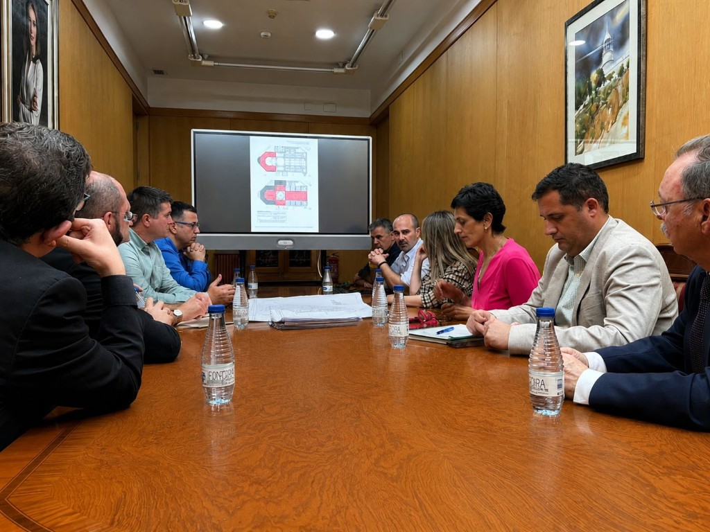 Vivas se reúne con el administrador apostólico de la Diócesis de Cádiz y Ceuta