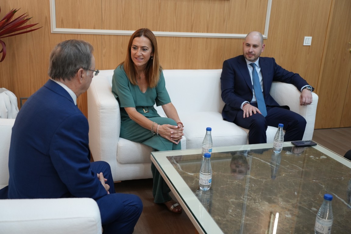 Vivas y la secretaria general de Protección Civil analizan los preparativos de la Operación Paso del Estrecho