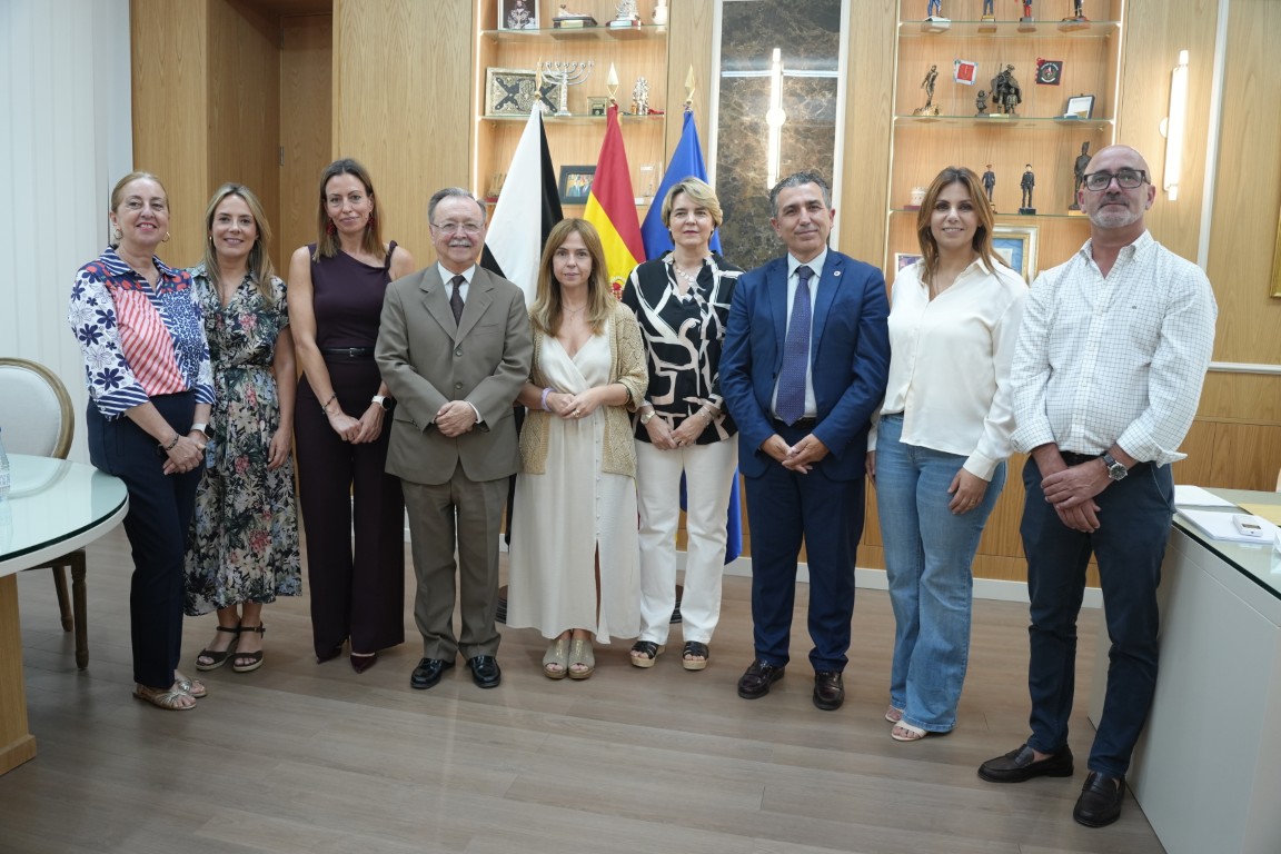 Vivas recibe a la vicerrectora de Estudiantes e Inclusión de la UNED y a la directora del UNIDIS