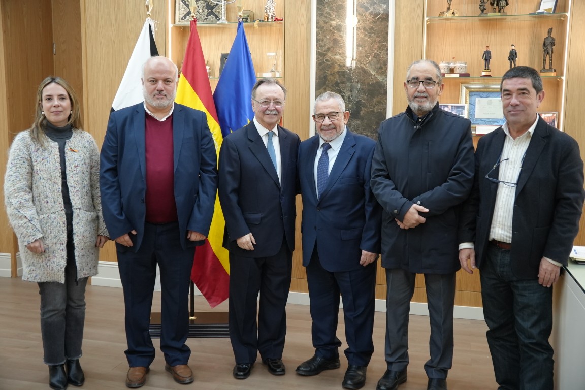 Juan Vivas recibe al presidente de la Comisión Islámica de España, Aiman Adlbi