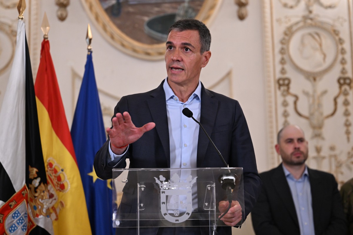 Pedro Sánchez descarta trasladar a los migrantes a la península y dice que habilitarán 6.000 plazas en Ceuta