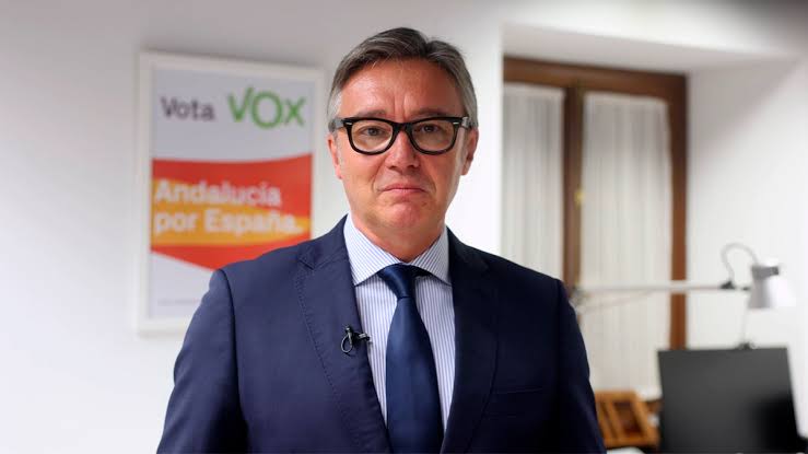 Vox vincula la política migratoria “irresponsable” con la aparición de tres inmigrantes muertos en la costa de Málaga