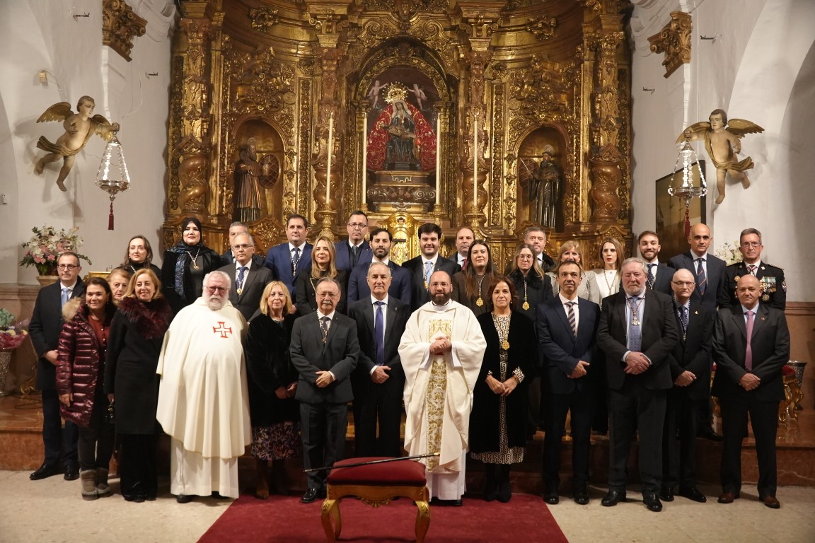 Juan Vivas ratifica el Voto de Gracia a la Virgen de África bajo lluvia y frío
