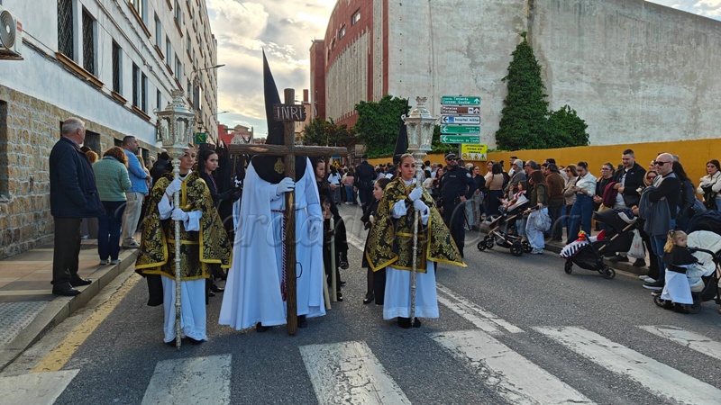 La Encrucijada emociona a Ceuta con un encuentro que detiene el tiempo en la noche de Jueves Santo