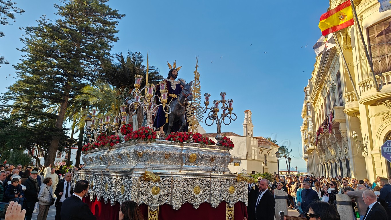 Ceuta se rinde al triunfo de la Pollinica: un Domingo de Ramos de fe y tradición en Manzanera