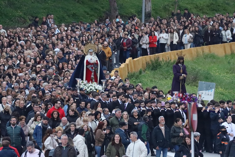 El Medinaceli vuelve a liberar esperanza en Ceuta en un traslado multitudinario cargado de emoción y fe