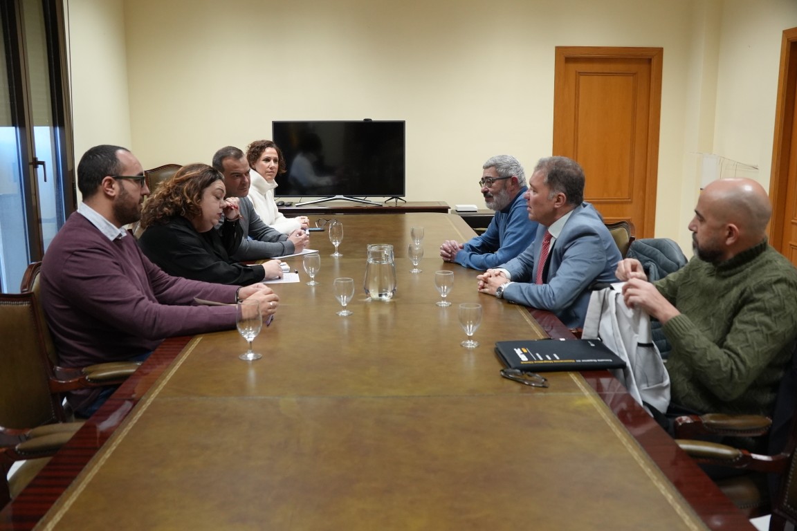 La Delegación del Gobierno se compromete a esclarecer los incidentes ocurridos durante la huelga médica en Ceuta