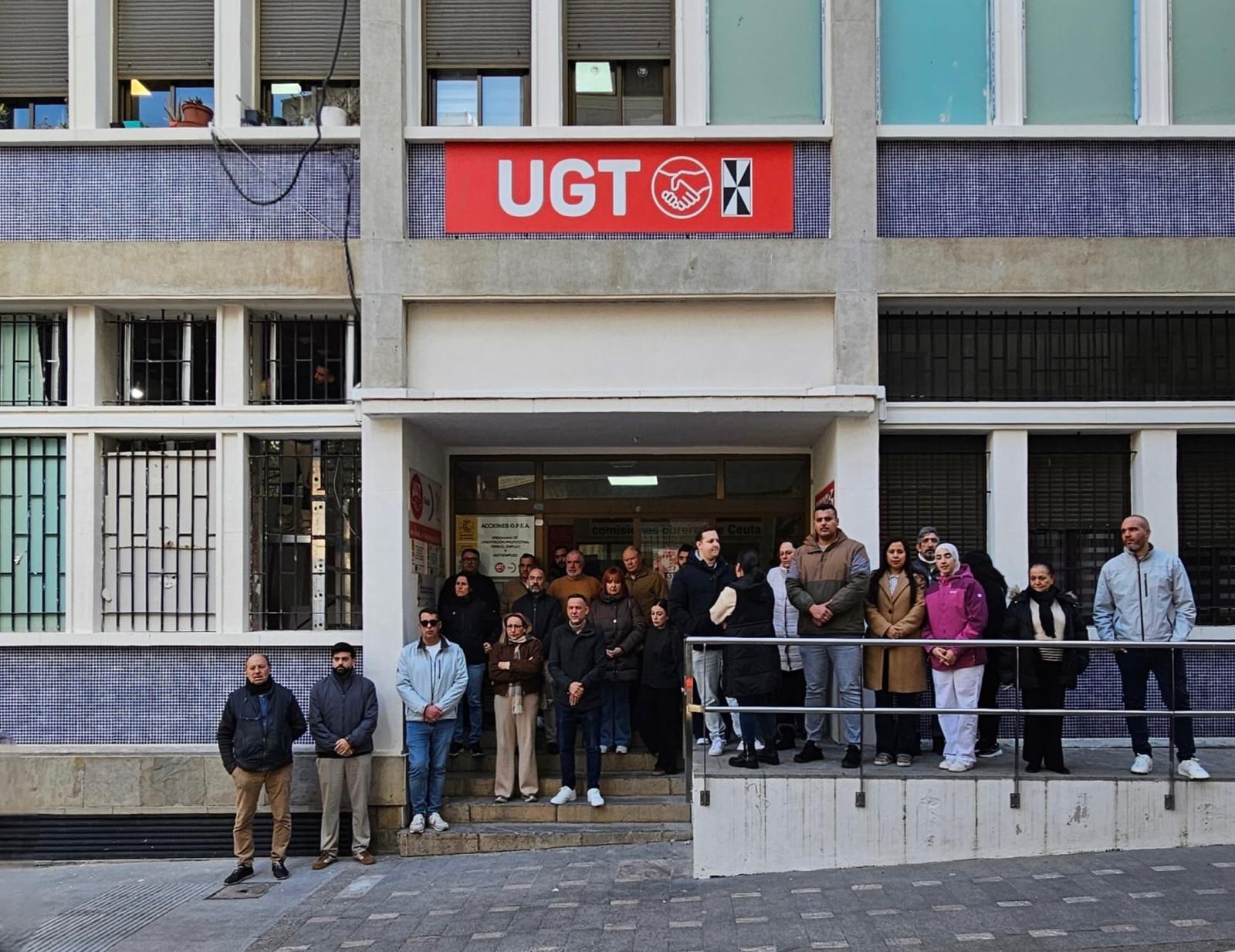UGT se concentra por las víctimas del accidente ferroviario de Adamuz