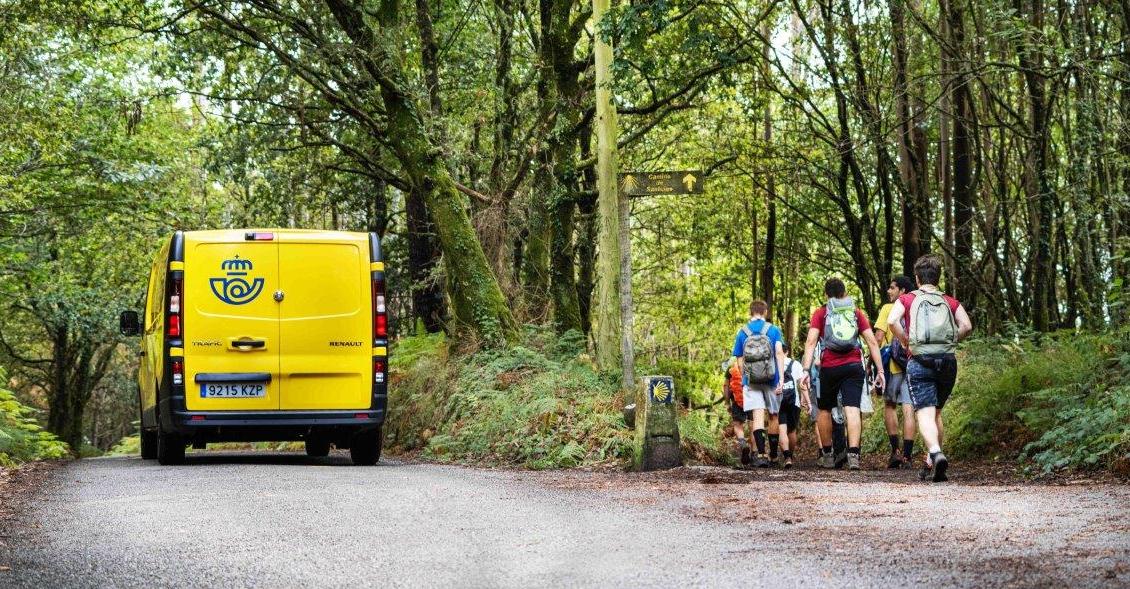Correos activa el transporte de mochilas en las principales rutas del Camino de Santiago y podrá dar servicio a cientos de ceutíes