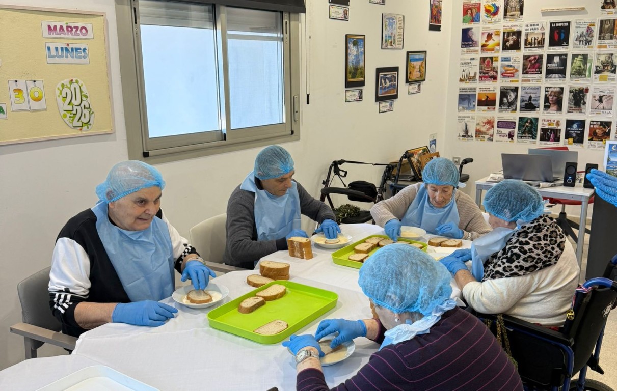 La residencia de mayores Gerón Ceuta acerca la Semana Santa a sus mayores