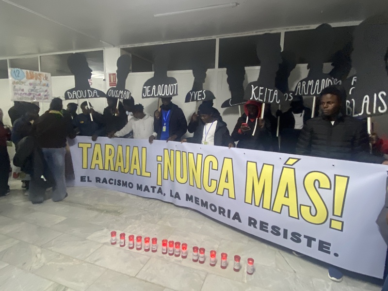 Un acto en el local social de Luna Blanca recuerda a los 15 migrantes muertos en la frontera en el 2014