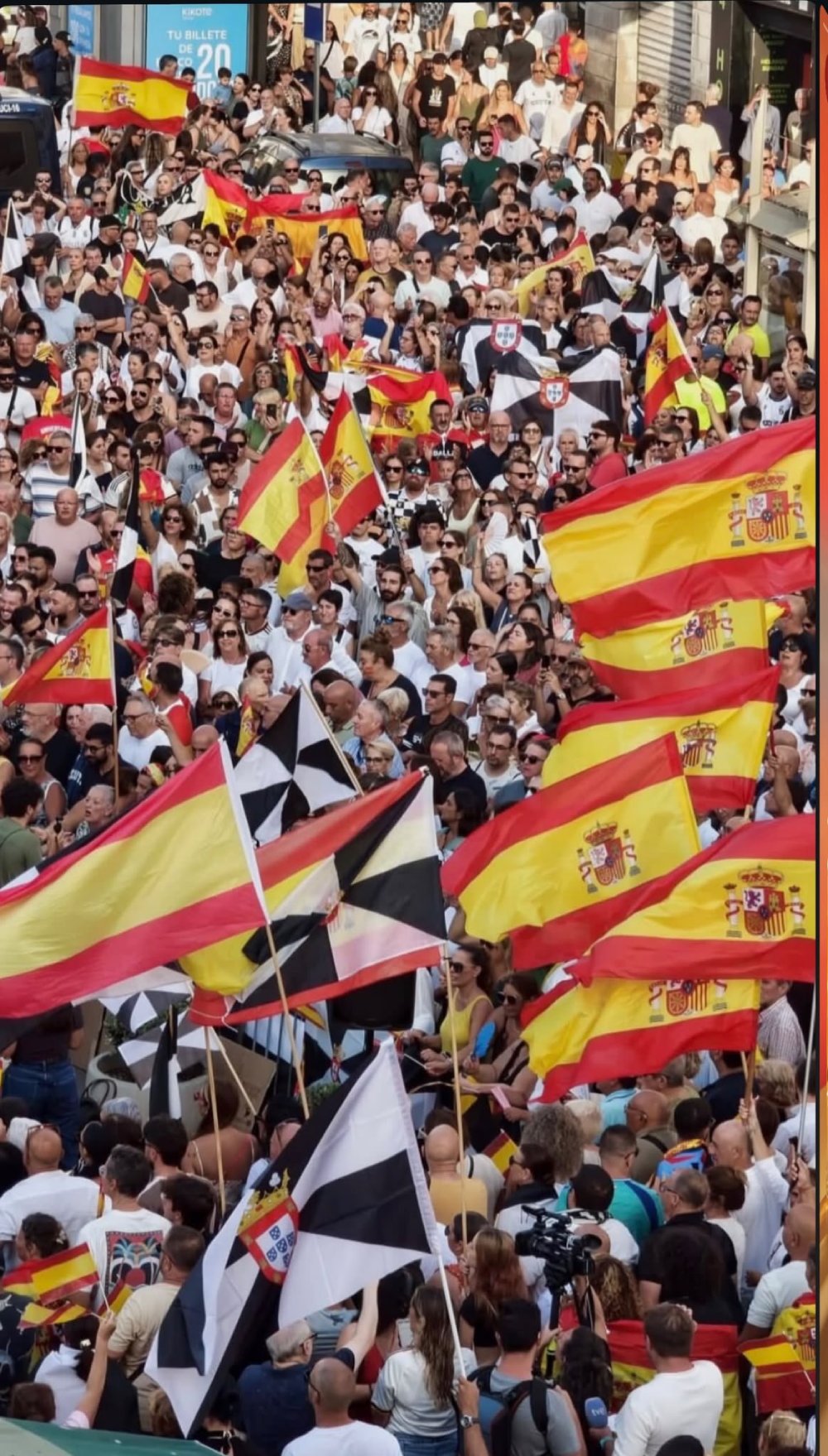"Yo también soy Ceuta": una cadena de apoyo que cruza la frontera digital y recorre España