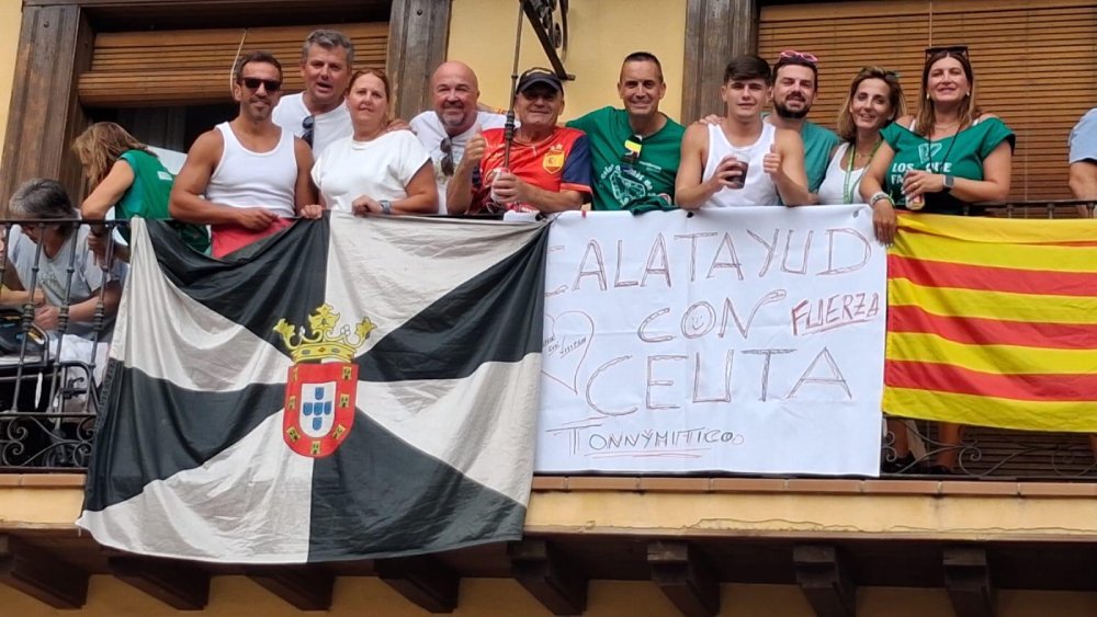 Calatayud abraza a los ceutíes con un mensaje de ánimo ante la presión migratoria