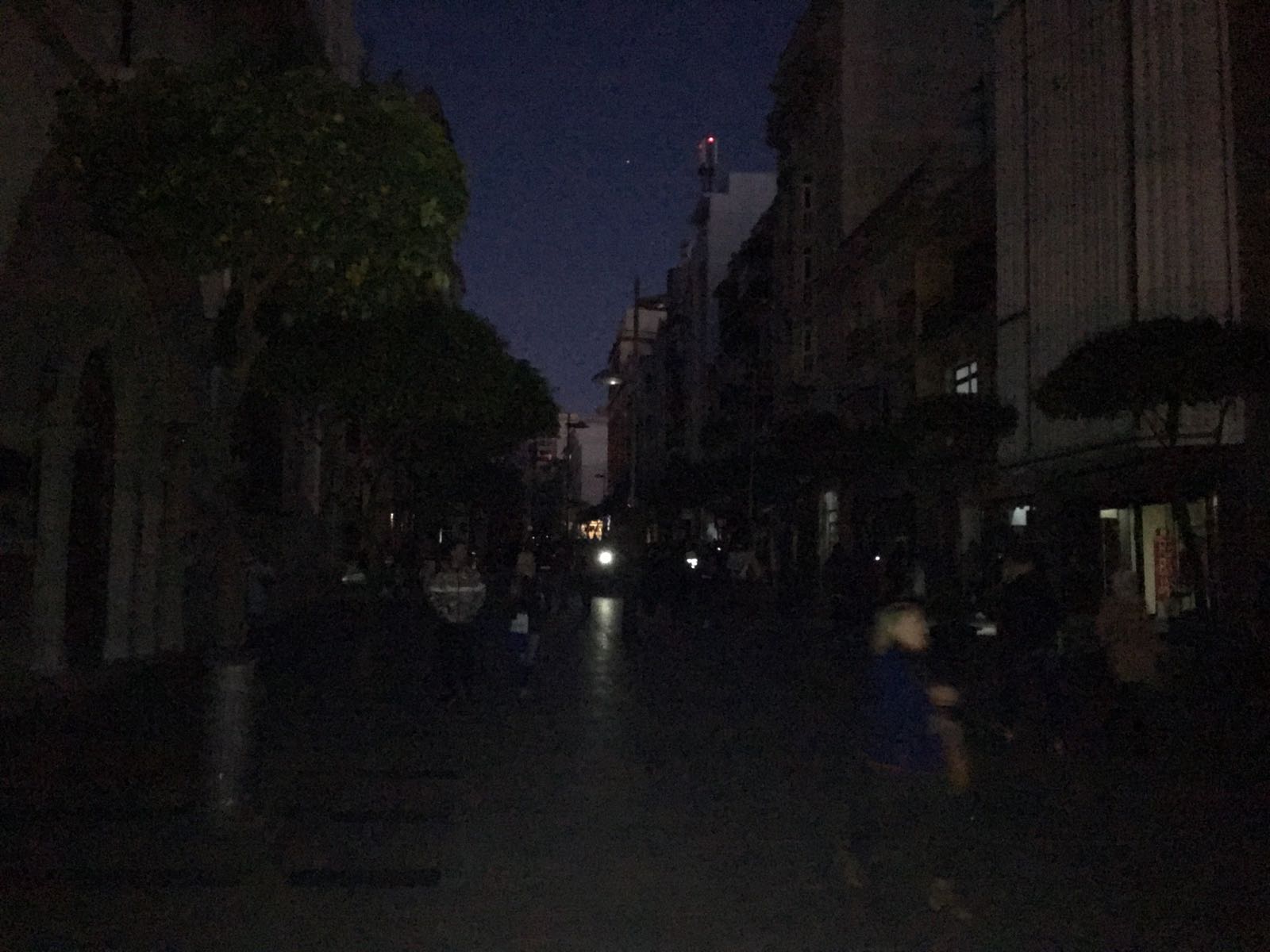 Los consumidores piden una solución a los cortes de luz en España