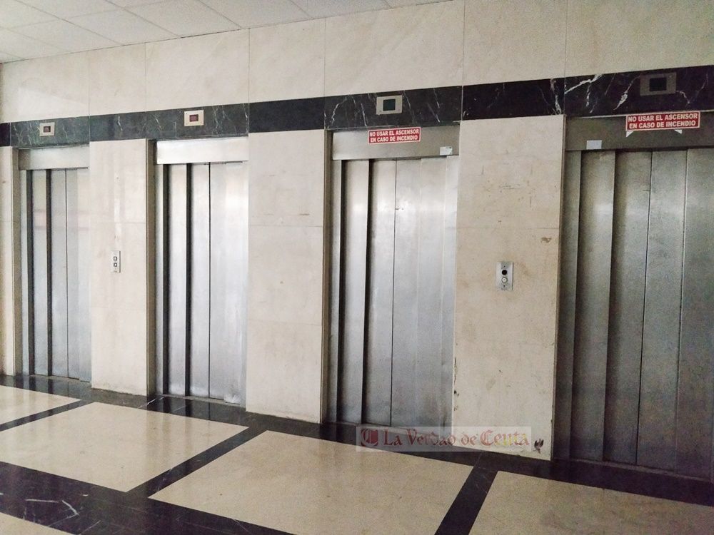 CCOO-JUSTICIA y personal de los juzgados lamentan que las administraciones no solucionen el asunto de los ascensores del Ceuta Center.