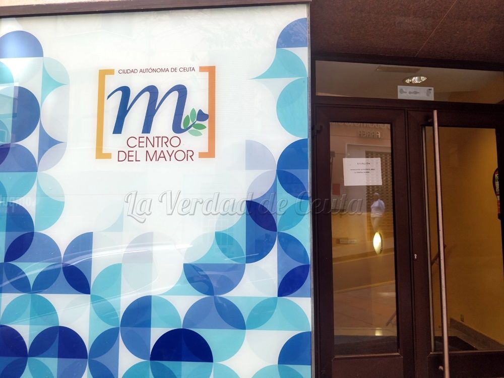 El Centro del Mayor realiza ya los dos primeros cursos sobre el uso básico del smartphone