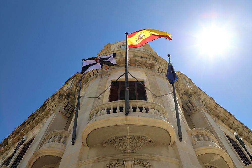 El Gobierno de Ceuta anuncia que estudiará denunciar a TV3 por llamar “monos” a los aficionados de Ceuta