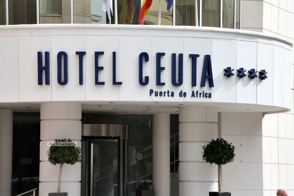 Denuncian el impago de las nóminas a los trabajadores interinos del Hotel Puerta de África