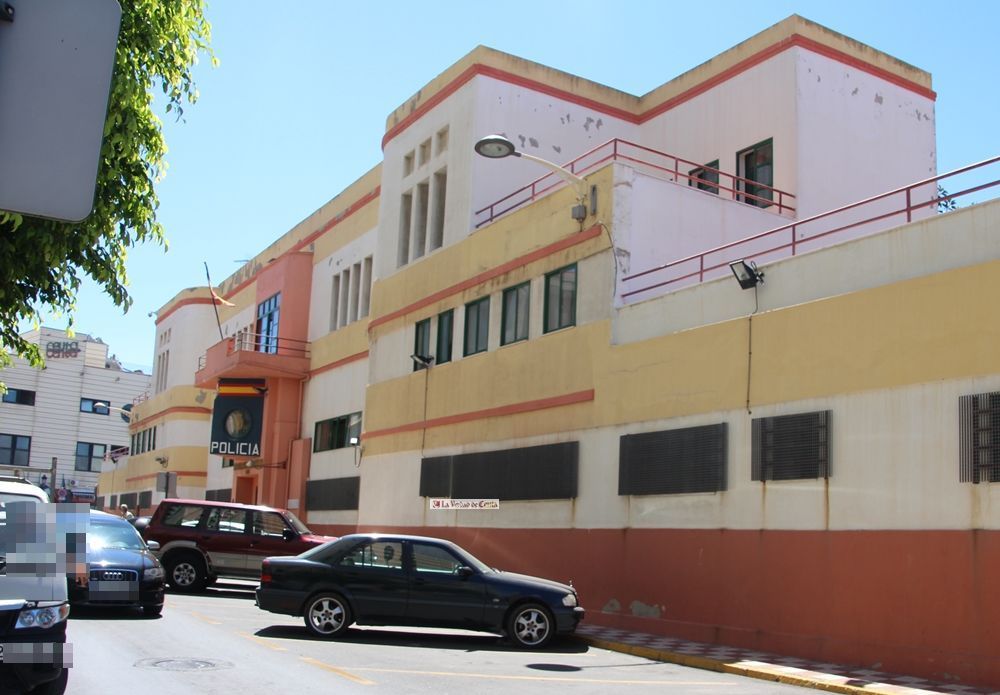 Empotra su coche contra otro en Colón y da positivo en alcohol, cocaína y benzodiacepina