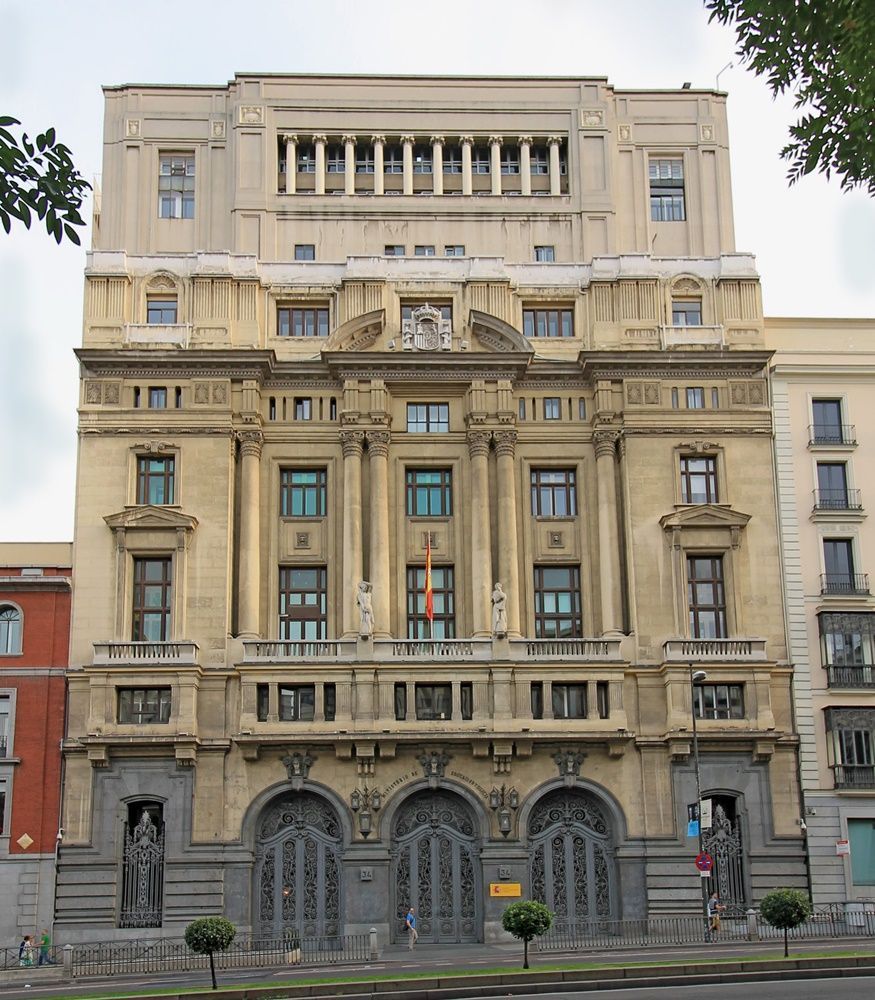 Hoy se ha publicado la resolución por la que se realiza la adjudicación provisional de vacantes a los aspirantes a desempeñar puestos en régimen de interinidad de los cuerpos y especialidades docentes para el curso 2023/2024 