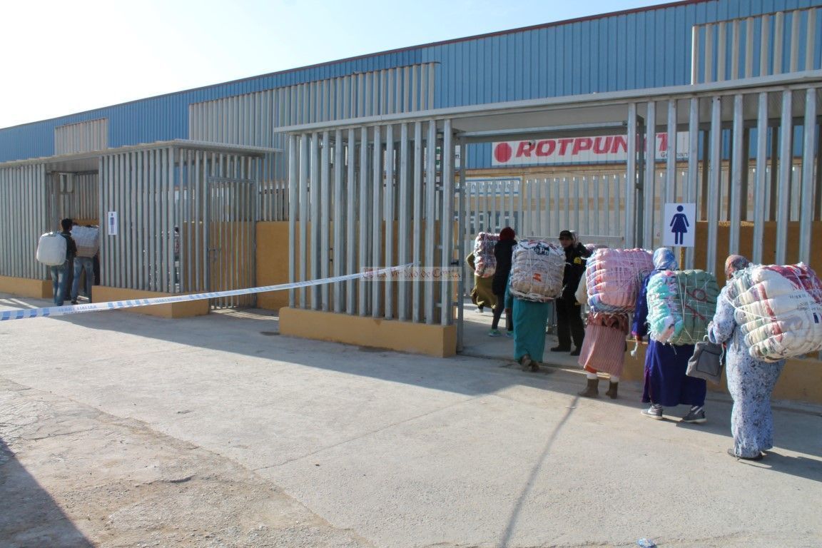 El Tarajal II ha reabierto sus puertas con un tránsito fluido de mercancías