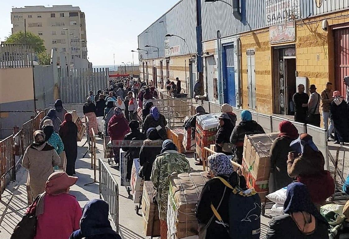 1.700 porteadoras acceden a Ceuta tras la reapertura del Tarajal II